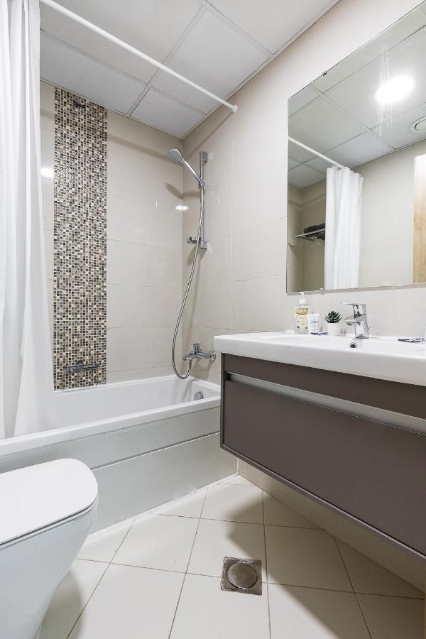 Lovely Unit With Marina View Villa Dubai Esterno foto